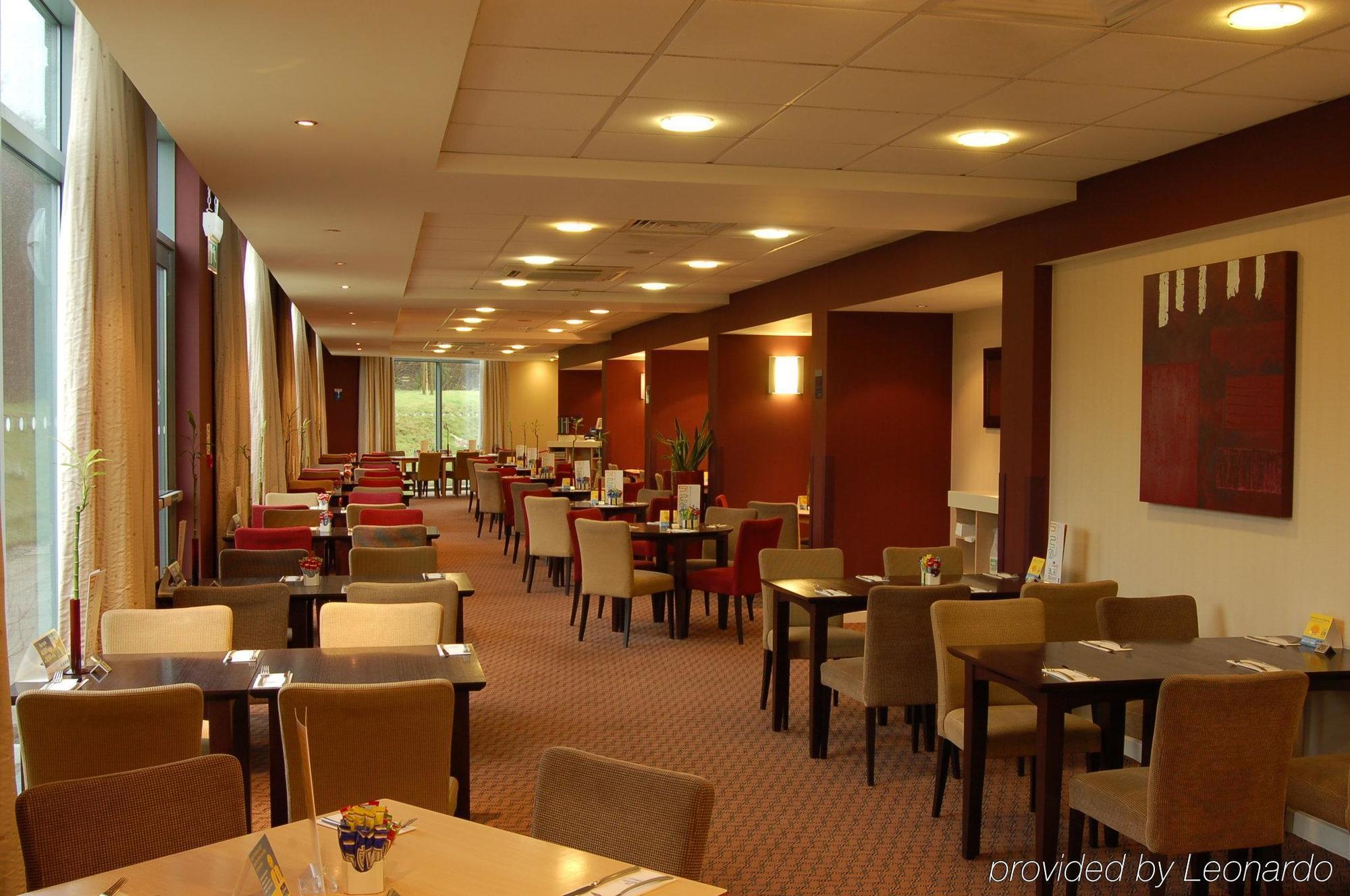 Holiday Inn Express London Stansted Airport, An Ihg Hotel Stansted Mountfitchet Restauracja zdjęcie