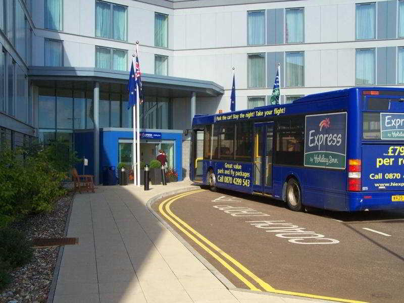 Holiday Inn Express London Stansted Airport, An Ihg Hotel Stansted Mountfitchet Zewnętrze zdjęcie